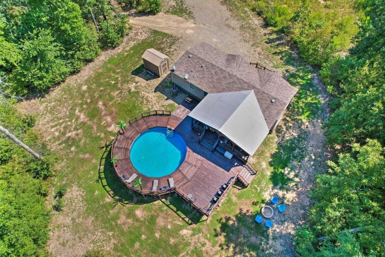 Pet-Friendly Home With Pool In Broken Bow! Exterior photo