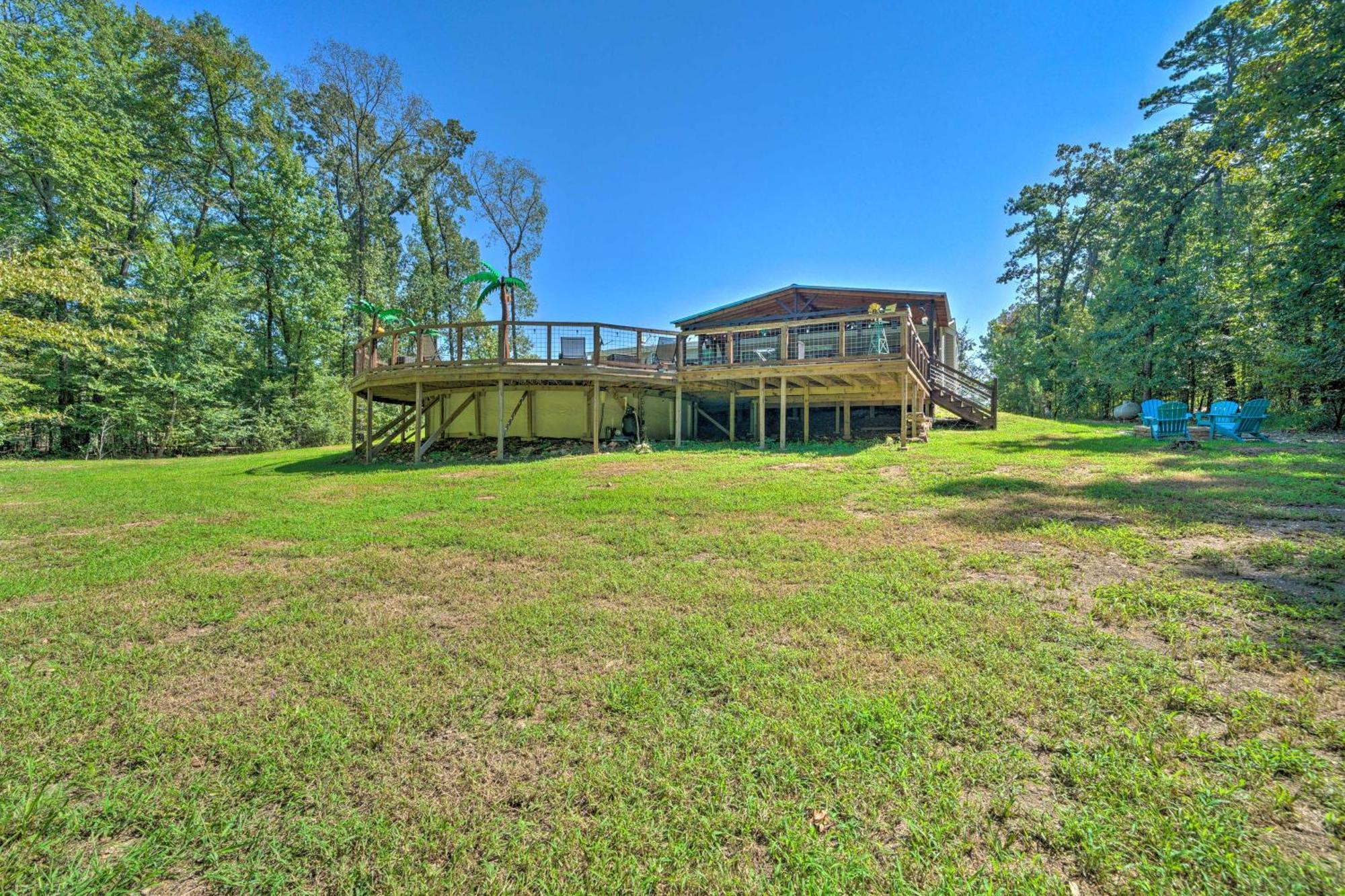 Pet-Friendly Home With Pool In Broken Bow! Exterior photo